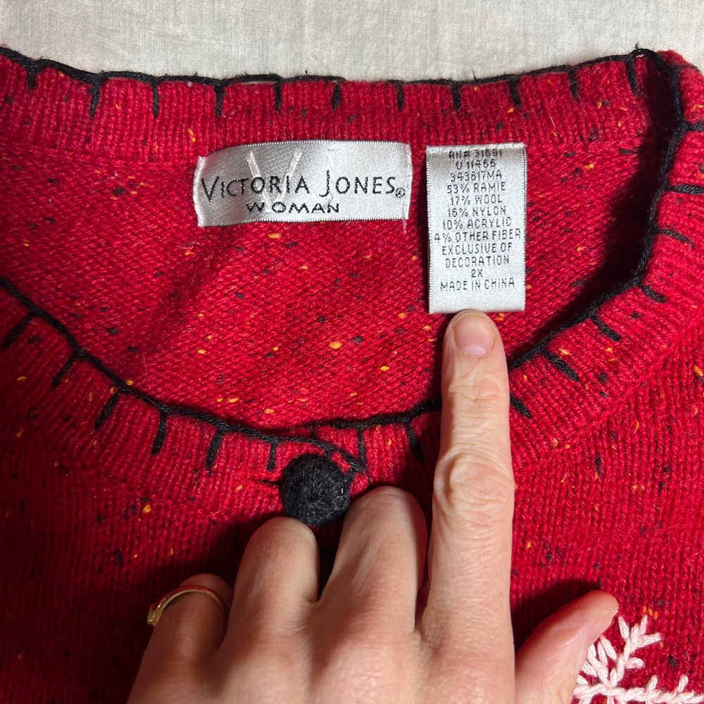 Victoria Jones Woman Red Winter Village Snowman Cardigan Sweater  Wool mix - Picture 2 of 4